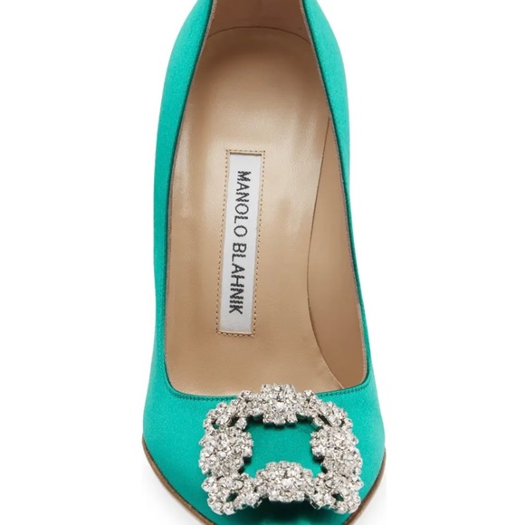 Manolo Blahnik Hangisi Pump - Picture 2 of 7